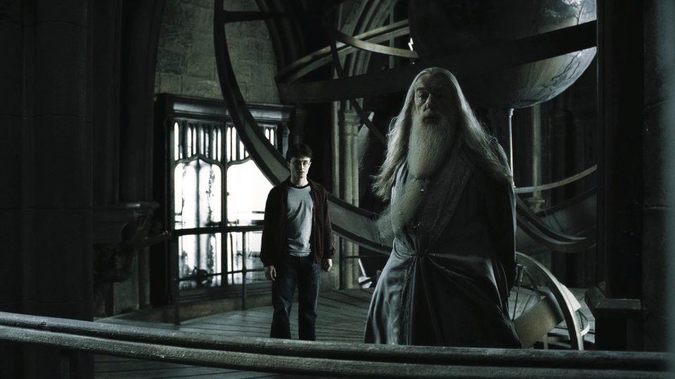 Harry (Daniel Radcliffe) und Dumbledore (Michael Gambon)
