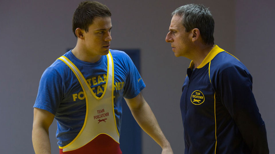 Im Thriller FOXCATCHER trainiert Ringer Mark Schultz (Channing Tatum) unter dem sportbegeisterten Multimillionaer John du Pont (Steve Carell) fuer die Olympischen Spiele 1988 in Seoul. 