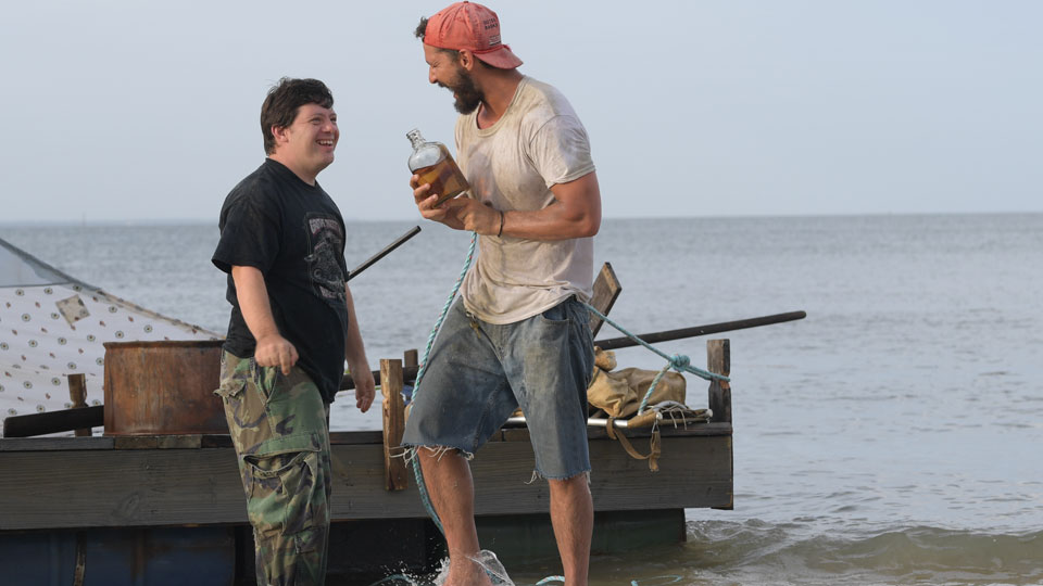 Zak (Zack Gottsagen) und Tyler (Shia LaBeouf)