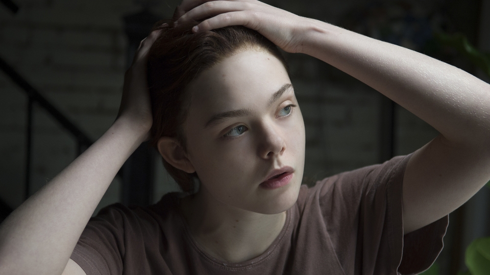 Ray (Elle Fanning)