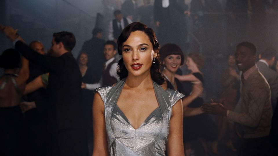 Linnet Ridgeway (Gal Gadot) zieht alle Blicke auf sich