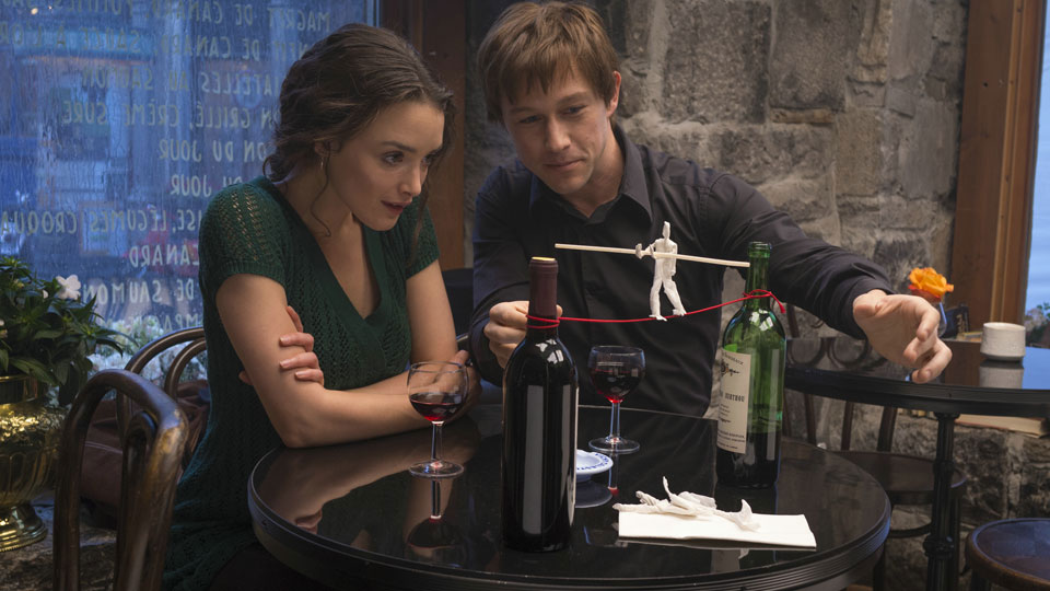 Unterstuetzung bekommt er von seiner Freundin Annie (Charlotte Le Bon), 