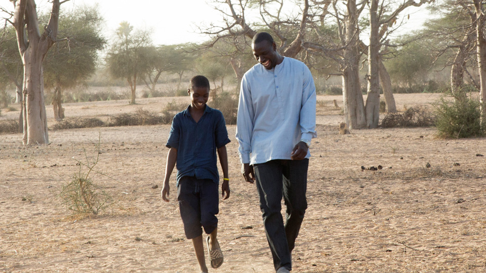 Yao (Lionel Louis Basse) und Seydou Tall (Omar Sy)