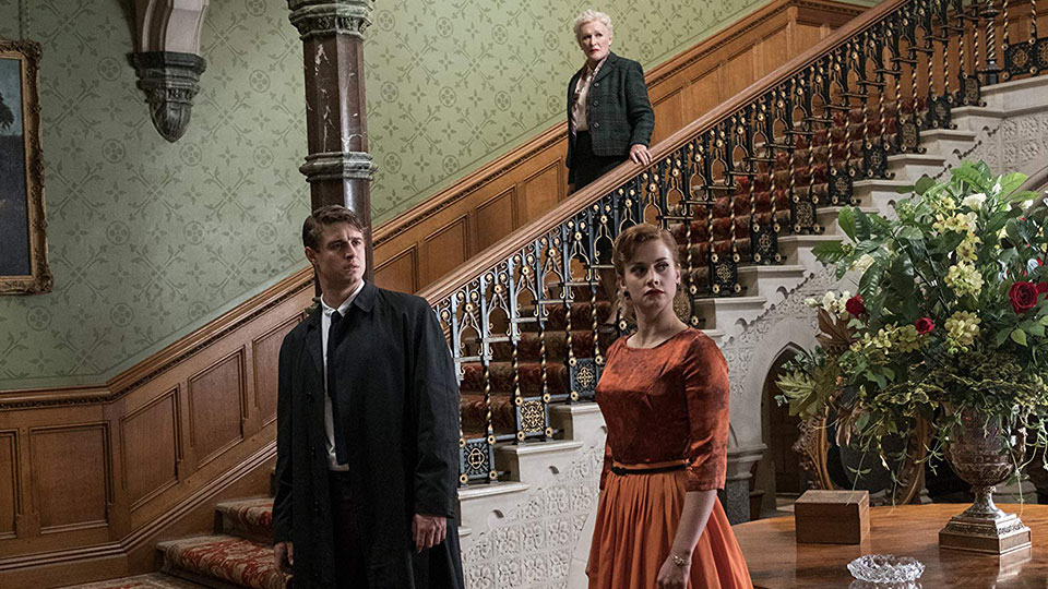 Lady Edith de Haviland (Glenn Close), Charles Hayward (Max Irons) und Sophia de Haviland (Stefanie Martini)