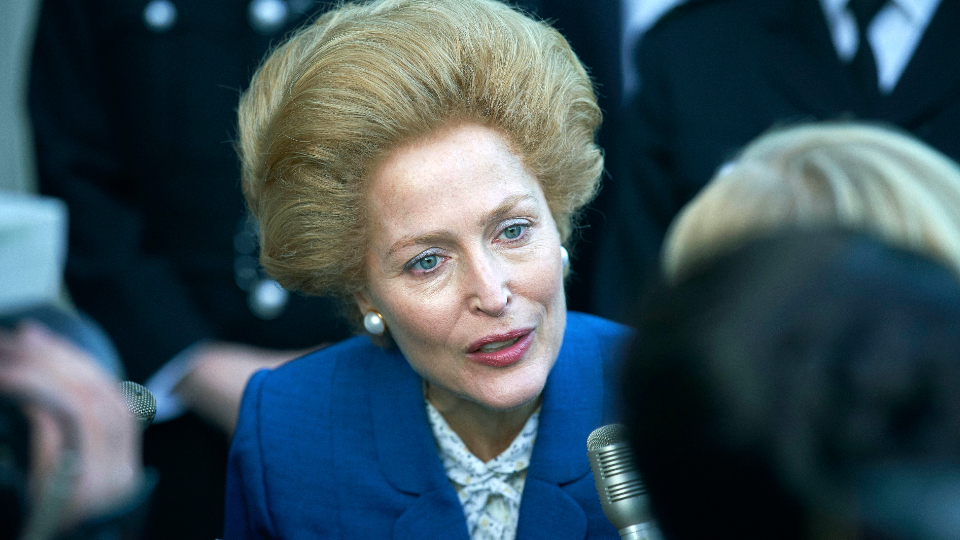 Zu dieser Zeit war Margaret Thatcher (Gillian Anderson) Premierministerin des vereinigten Königreichs