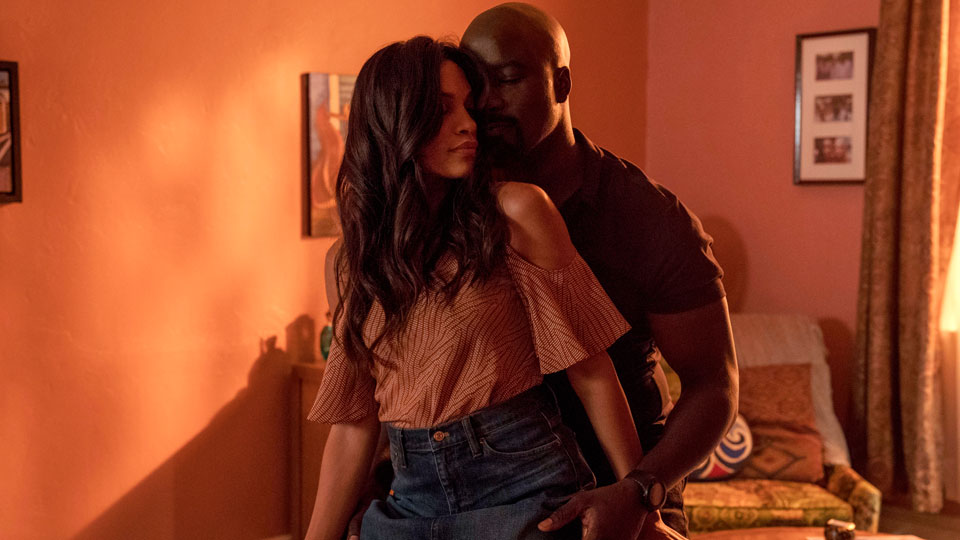 Immer noch verliebt: Claire (Rosario Dawson) und Luke (Mike Colter).