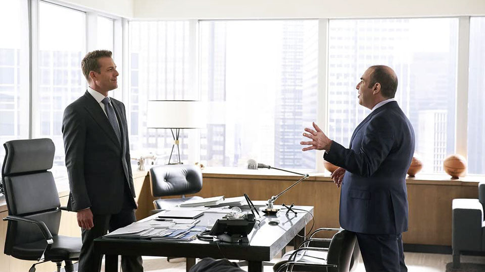 Harvey Specter (Gabriel Macht) und Luis Litt (Rick Hoffman)