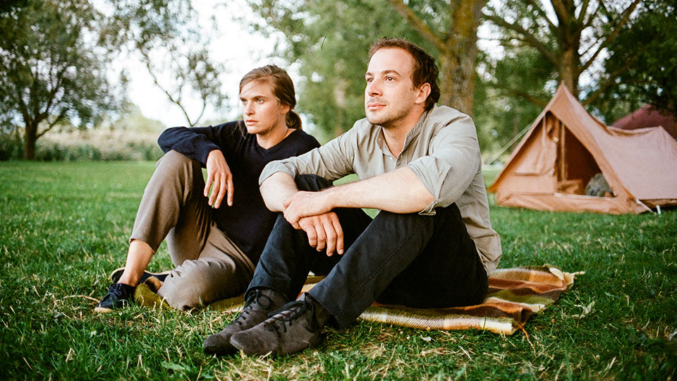 Evelyn Schumann (Anne Kanis) und Lutz Adam Frenzel (Florian Teichtmeister)