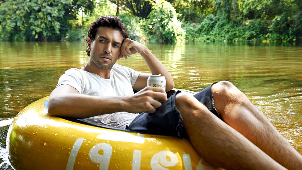 Zeki Mueller (Elyas MBarek)