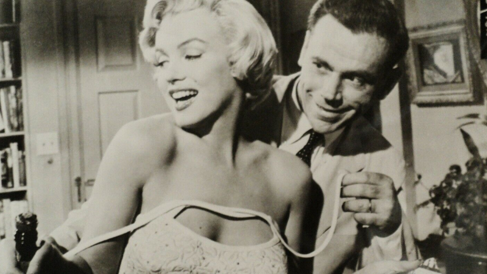 The Girl (Marilyn Monroe) & Tom MacKenzie (Sonny Tufts)