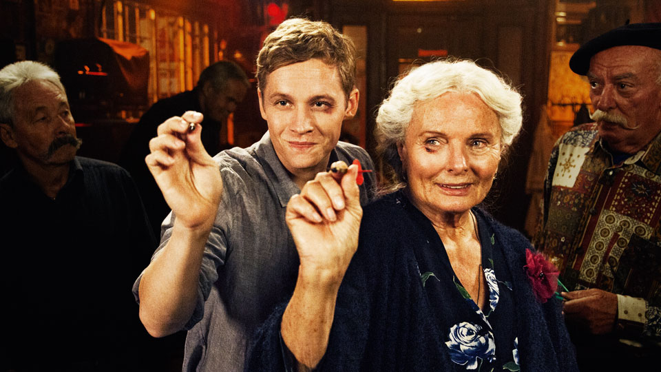 Sascha (Schweighoefer), Frau Ella (Kubitschek)