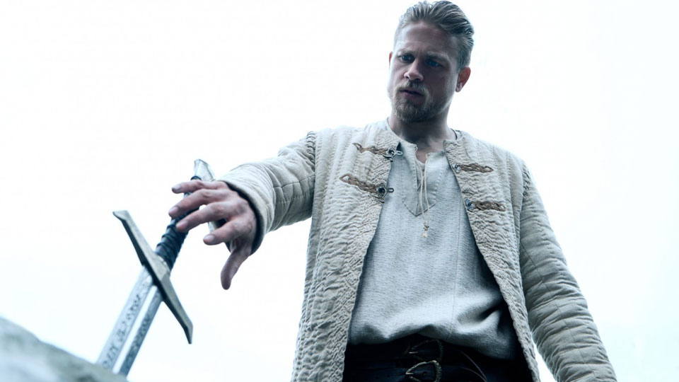 Die Legende um King Arthur (Charlie Hunnam) wird neu erzählt.