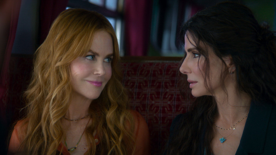 Gillian (Nicole Kidman), Sally (Sandra Bullock)
