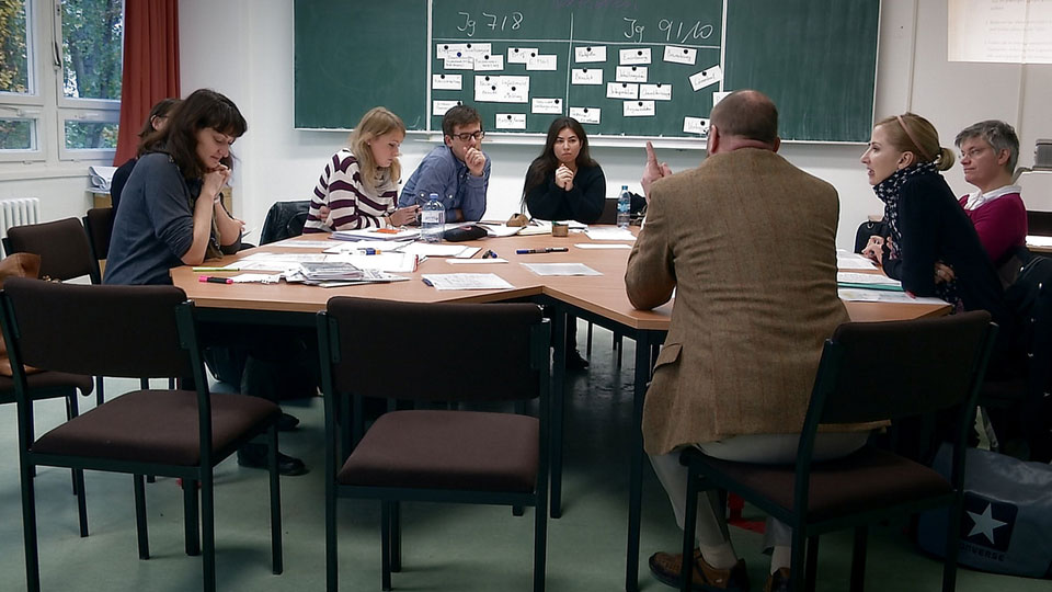 Heisse  Diskussion im Lehrerzimmer. 